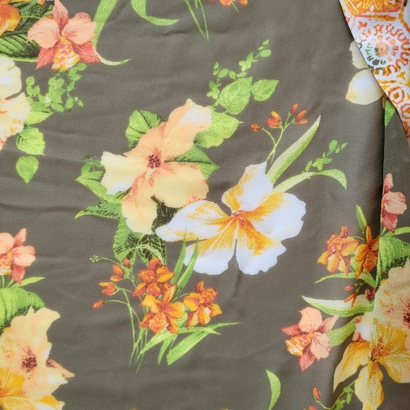 CATO Olive Green and Peach Floral Kimono - Plus Size 22/24W or 3X - Picture 9 of 10